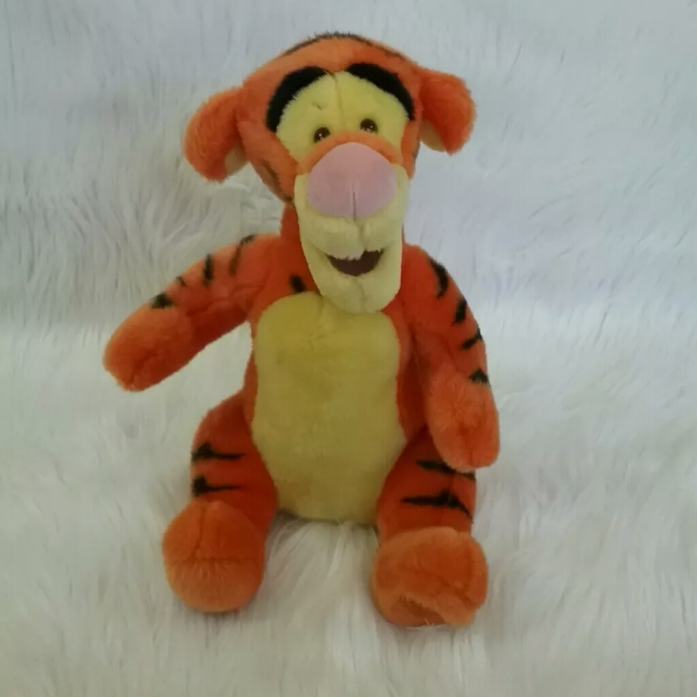Disney Store Plush Tigger 12" Seated